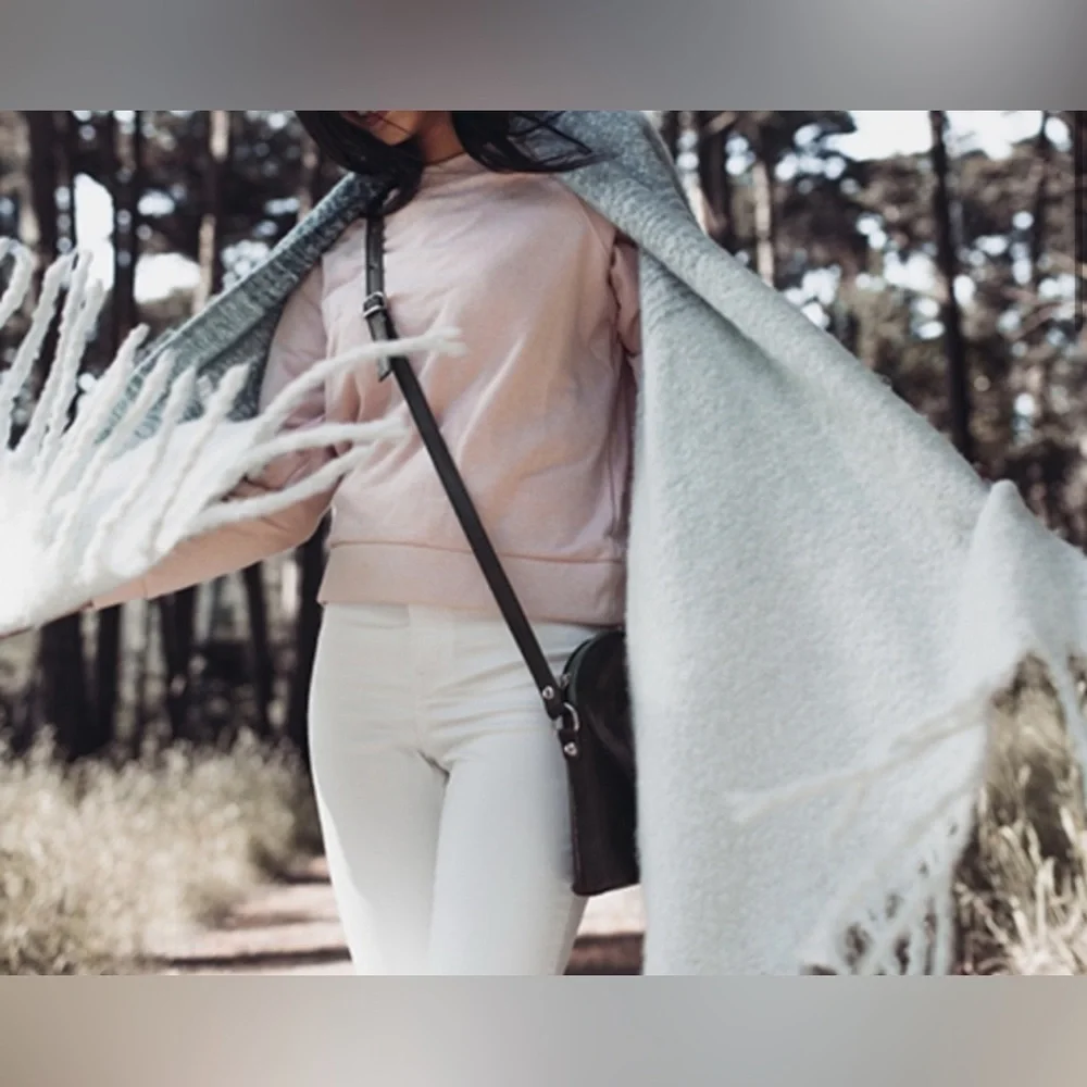 Mer Sea Gray and White Ombré Scarf